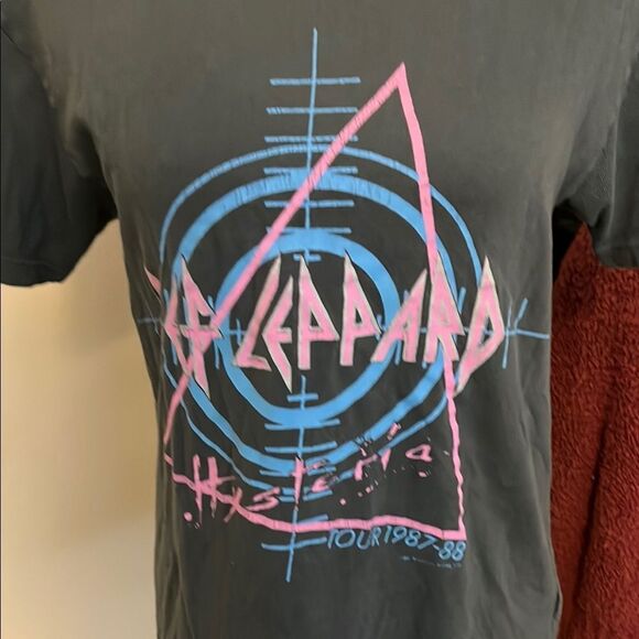 Daydreamer Def Leppard Hysteria 1987-88 Tour Graphic T-Shirt Band Music Concert - Picture 3 of 12